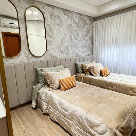 Apto Moderno Com Lareira, Piscina Aquecida E Infra Completo Em 그라마도 외부 사진