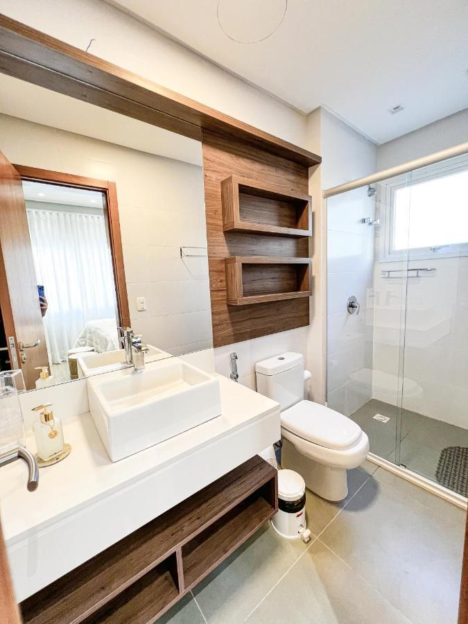 Apto Moderno Com Lareira, Piscina Aquecida E Infra Completo Em 그라마도 외부 사진