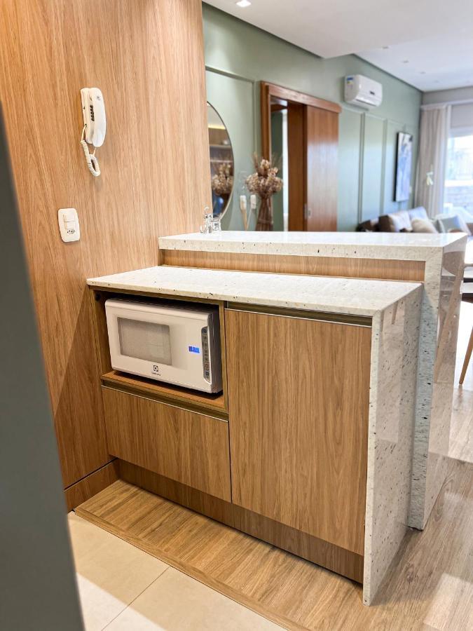 Apto Moderno Com Lareira, Piscina Aquecida E Infra Completo Em 그라마도 외부 사진